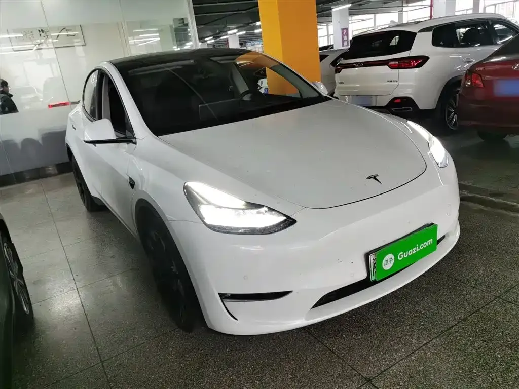 Tesla Model Y — фото 4