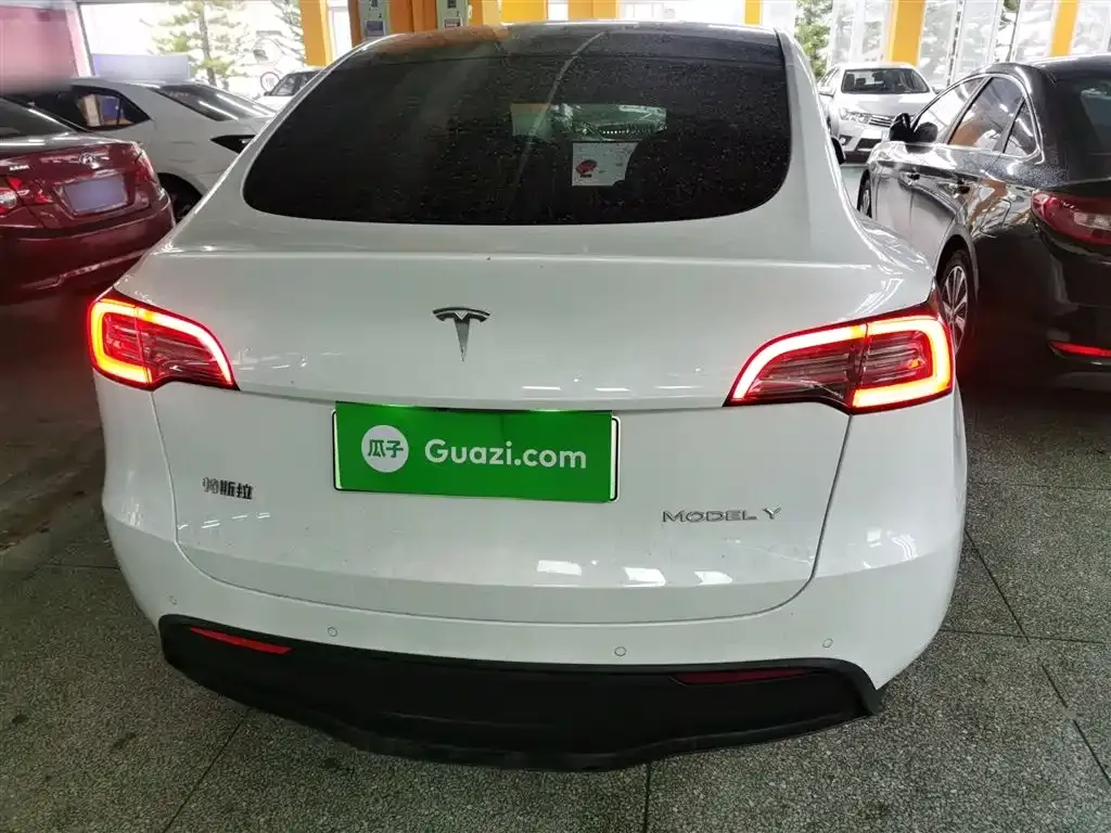 Tesla Model Y — фото 7