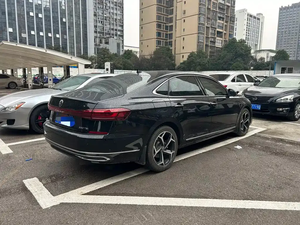 Volkswagen Passat 2023 из CN, фото 7