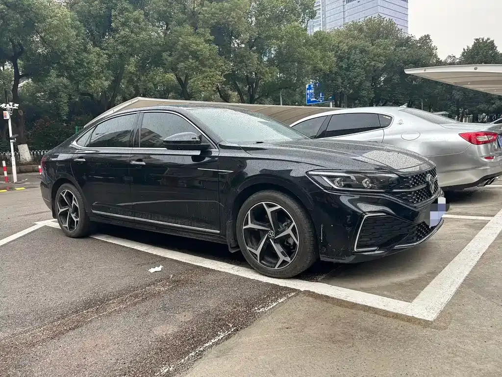 Volkswagen Passat 2023 из CN, фото 8