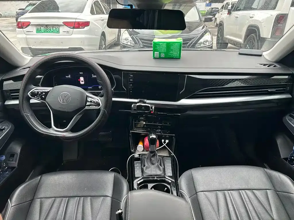 Volkswagen Passat 2023 из CN, фото 4