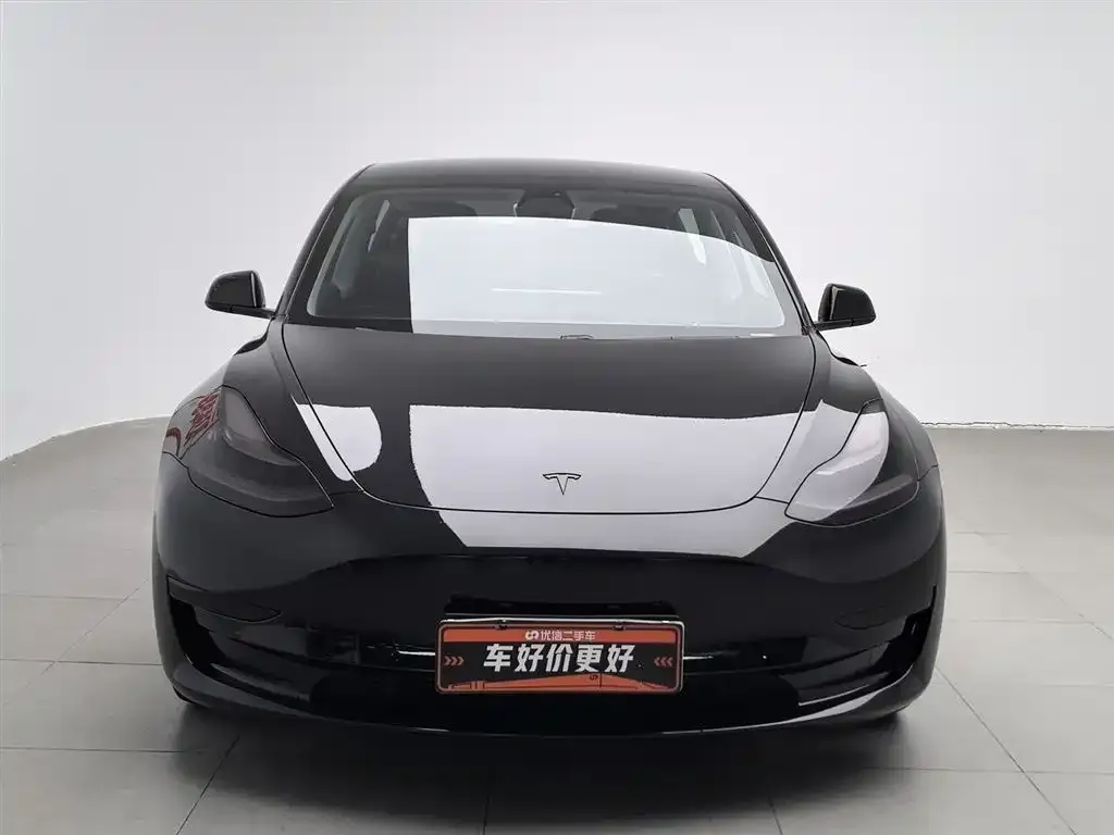 Tesla Model 3 — фото 4