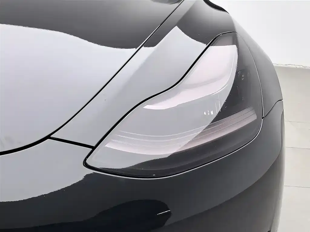 Tesla Model 3 — фото 3