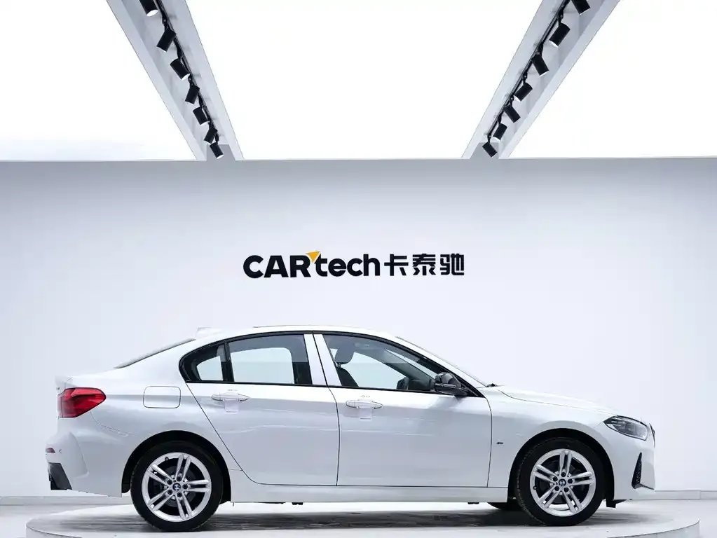 BMW 1 Series 2022 из CN, фото 6