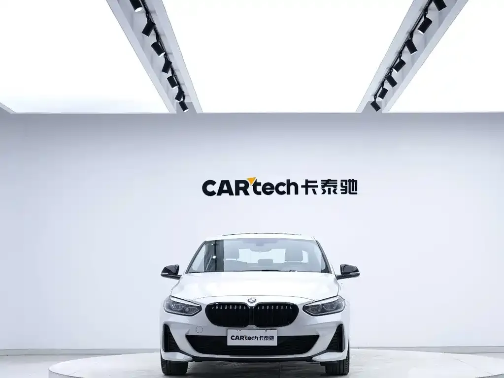 BMW 1 Series 2022 из CN, фото 3