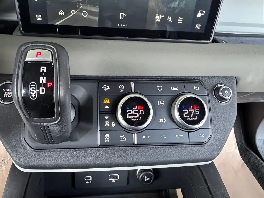 Land Rover Defender 2021 из CN, фото 3