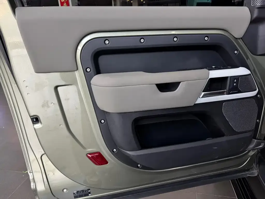 Land Rover Defender 2021 из CN, фото 2