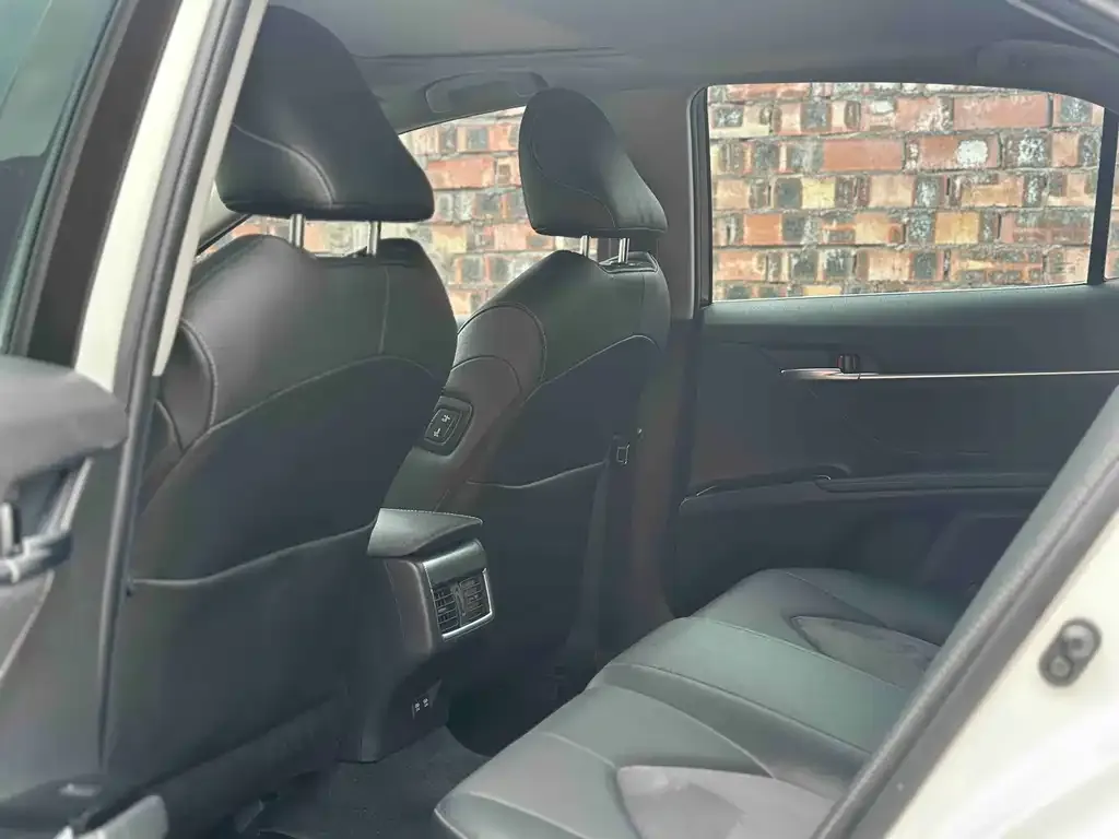 Toyota Camry 2022 из CN, фото 2