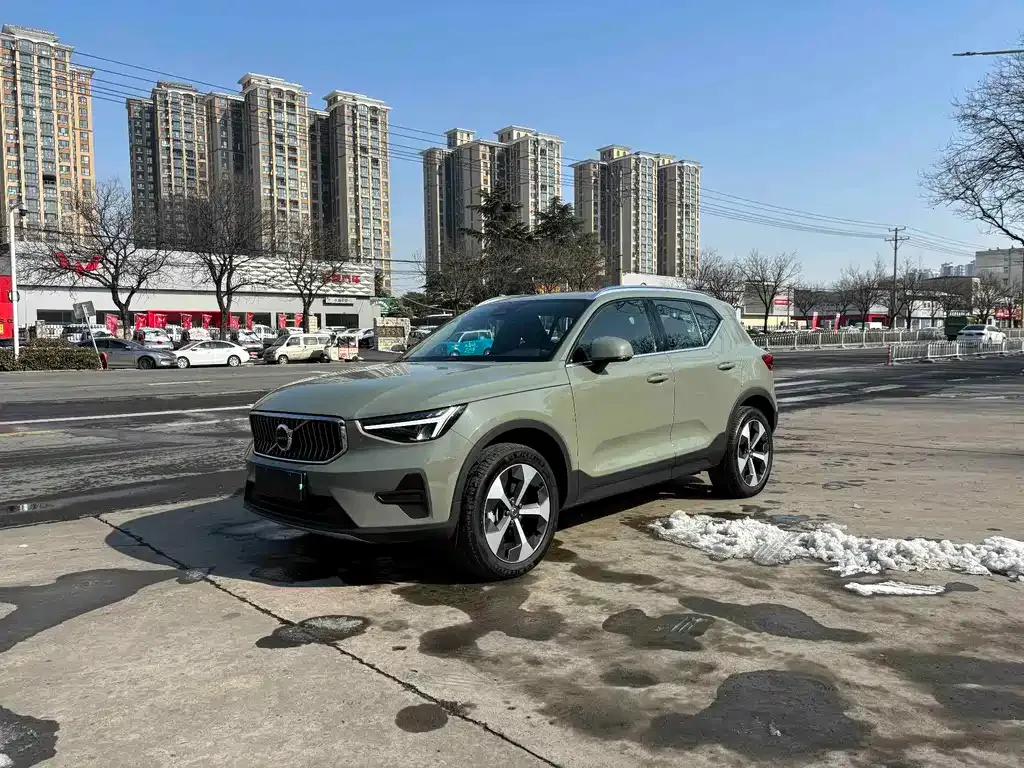 Volvo XC40 2024 из CN, фото 1
