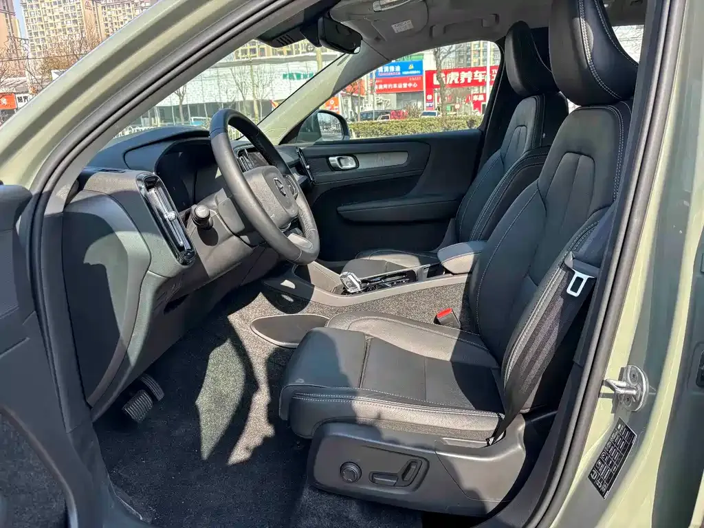 Volvo XC40 2024 из CN, фото 5