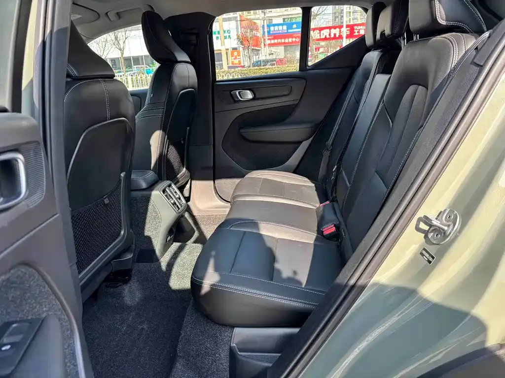 Volvo XC40 2024 из CN, фото 9
