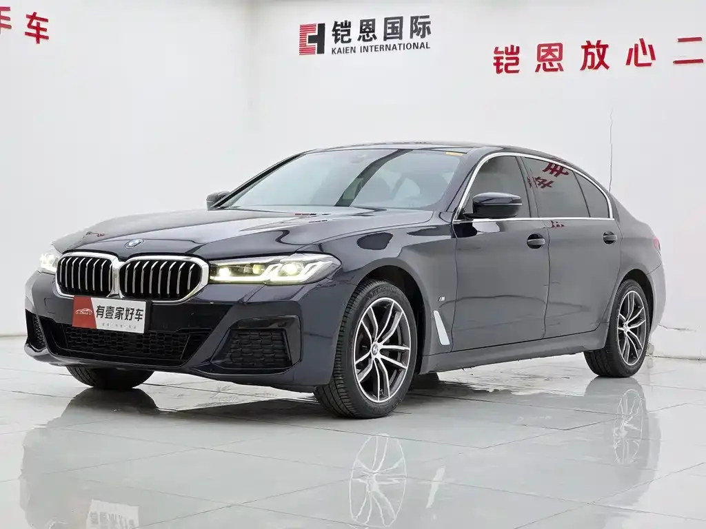 BMW 5 Series — фото 1