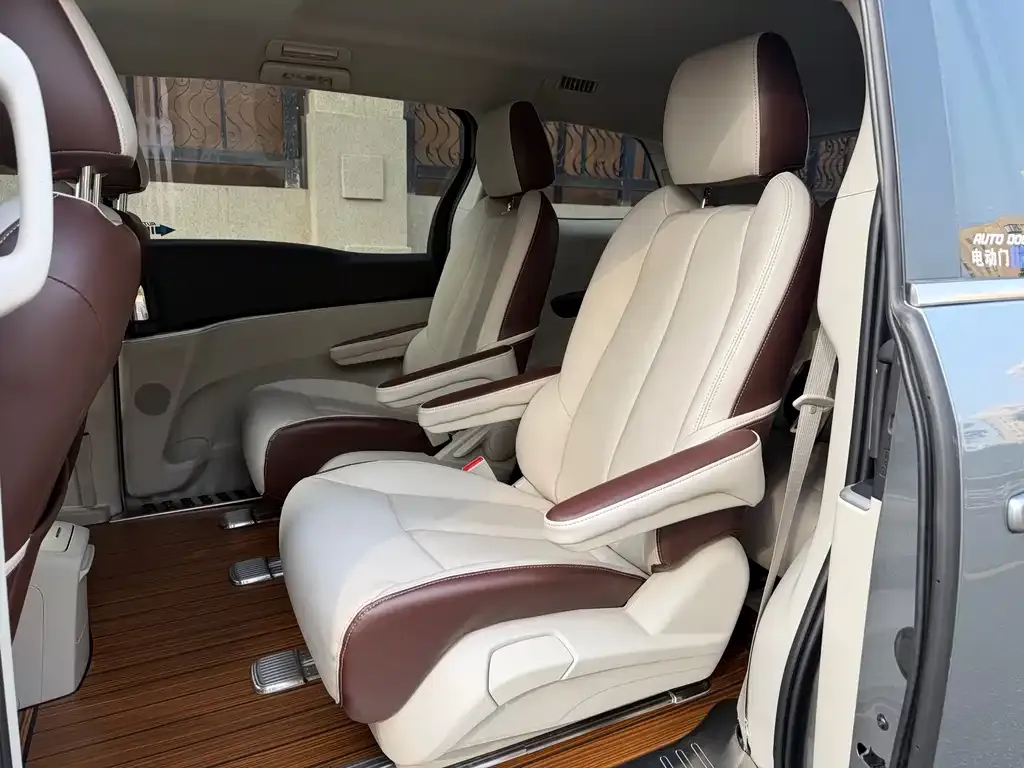 Buick GL8 2023 из CN, фото 8