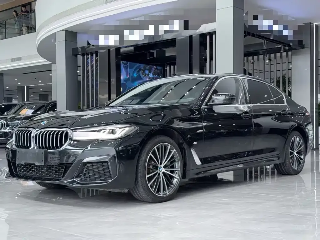 BMW 5 Series — фото 1