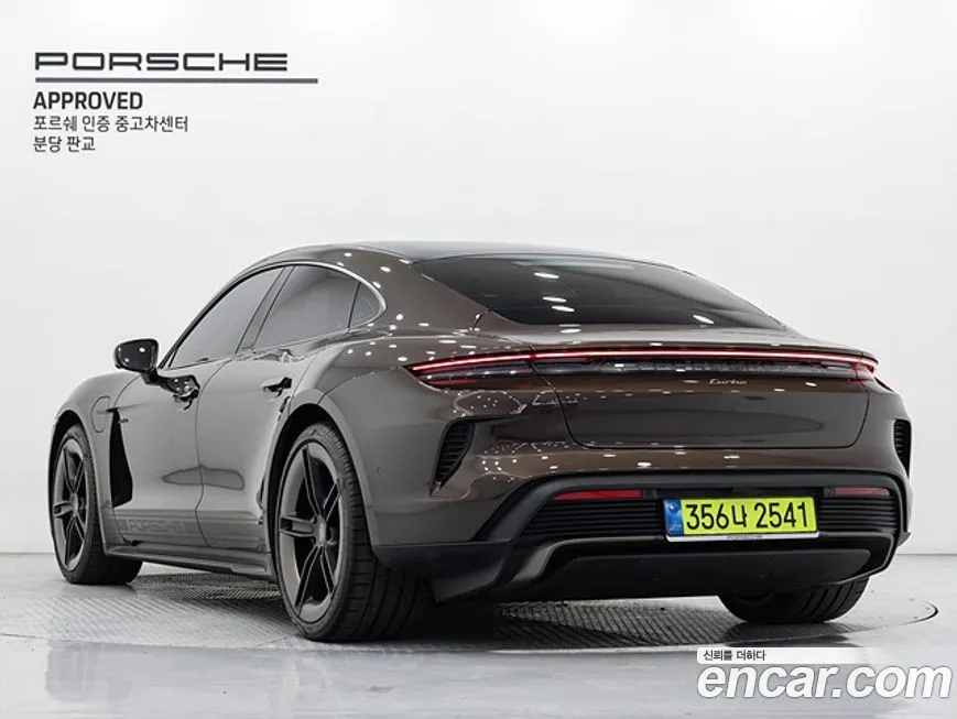 Porsche Taycan — фото 4
