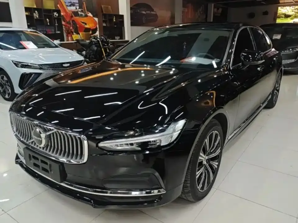 Volvo S90 — фото 1