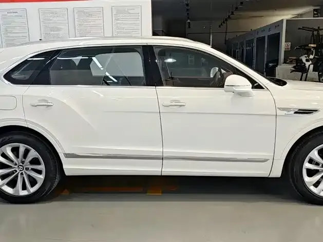 Bentley Bentayga 2025 из CN, фото 6