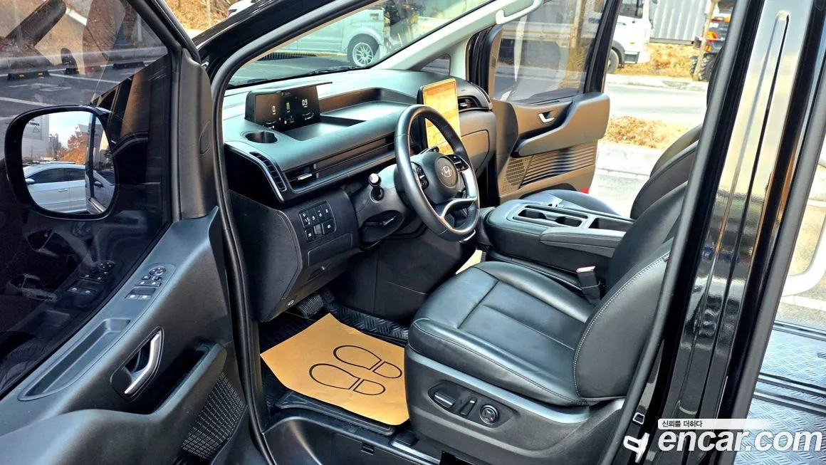 Hyundai Staria — фото 2