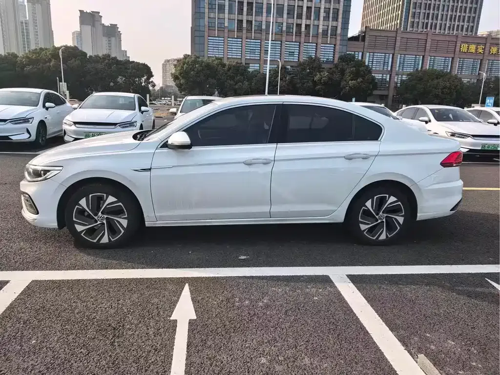 Volkswagen Bora 2023 из CN, фото 10