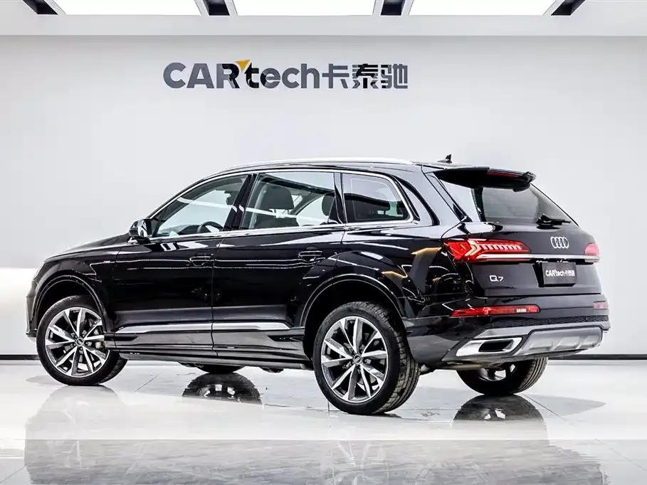 Audi Q7 2024 из CN, фото 10