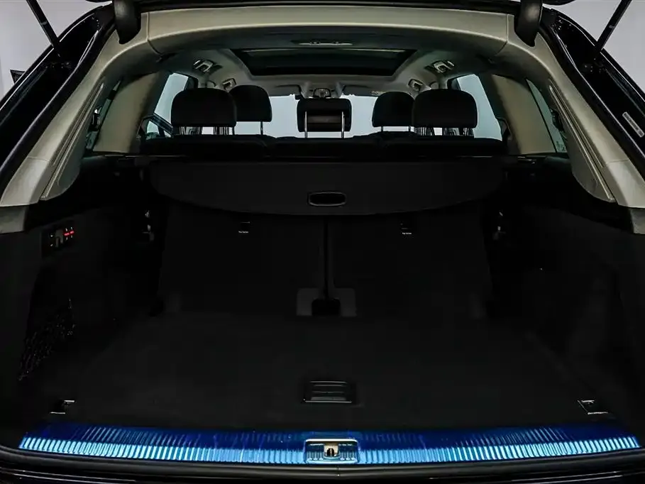 Audi Q7 2024 из CN, фото 4