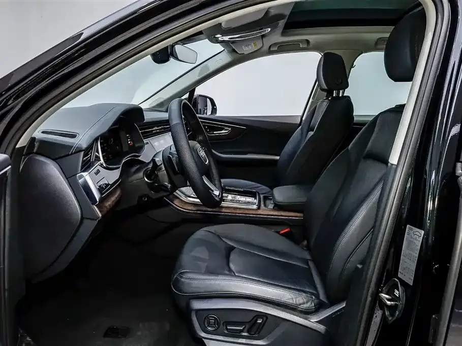 Audi Q7 2024 из CN, фото 9
