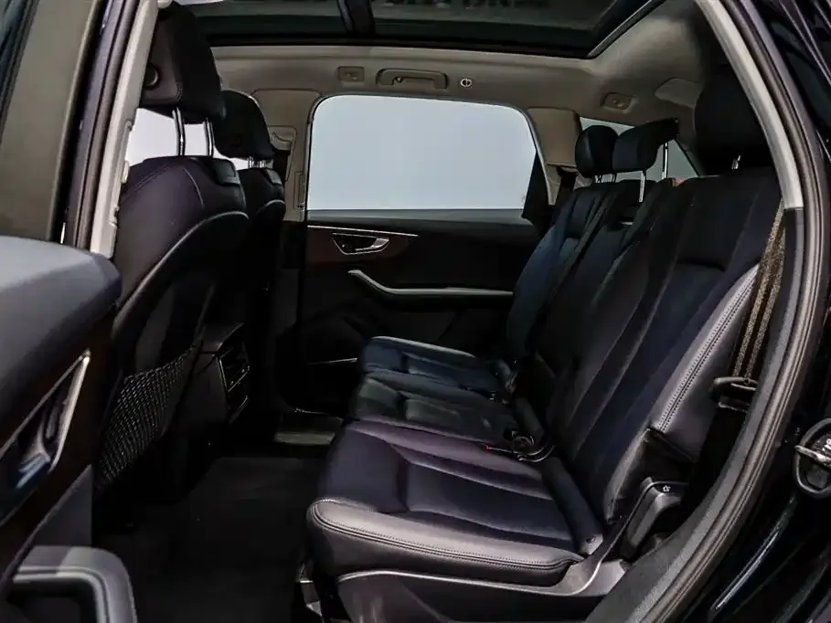Audi Q7 2024 из CN, фото 3
