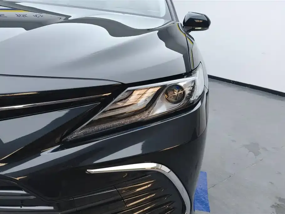 Toyota Camry — фото 4