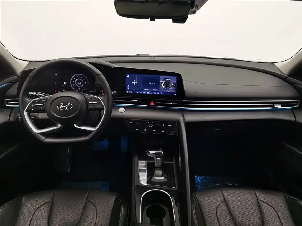 Hyundai Elantra 2023 из CN, фото 5