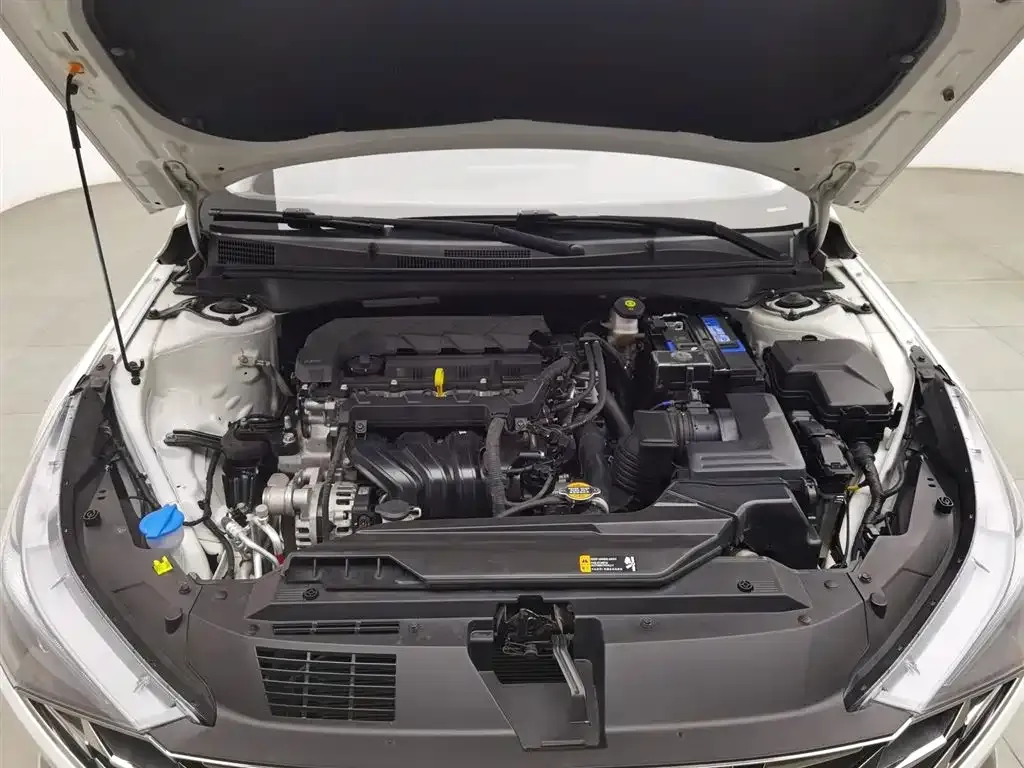 Hyundai Elantra 2023 из CN, фото 8