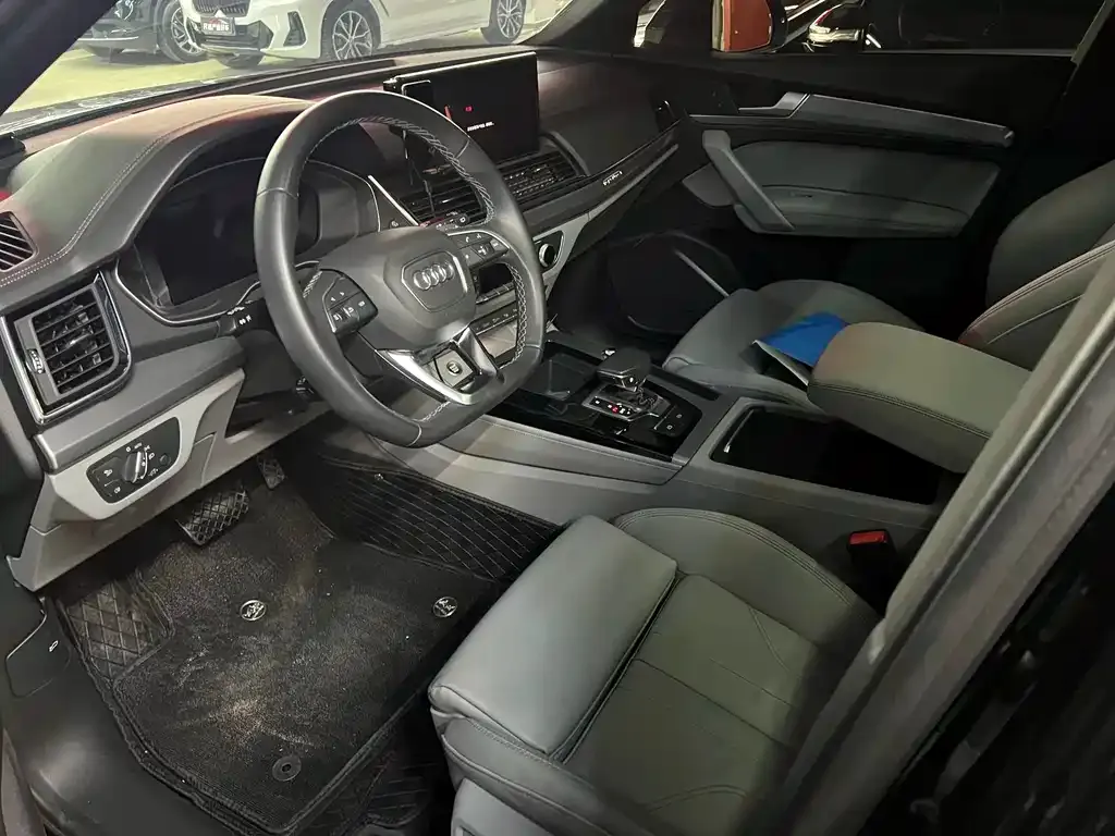 Audi Q5L Sportback 2023 из CN, фото 2