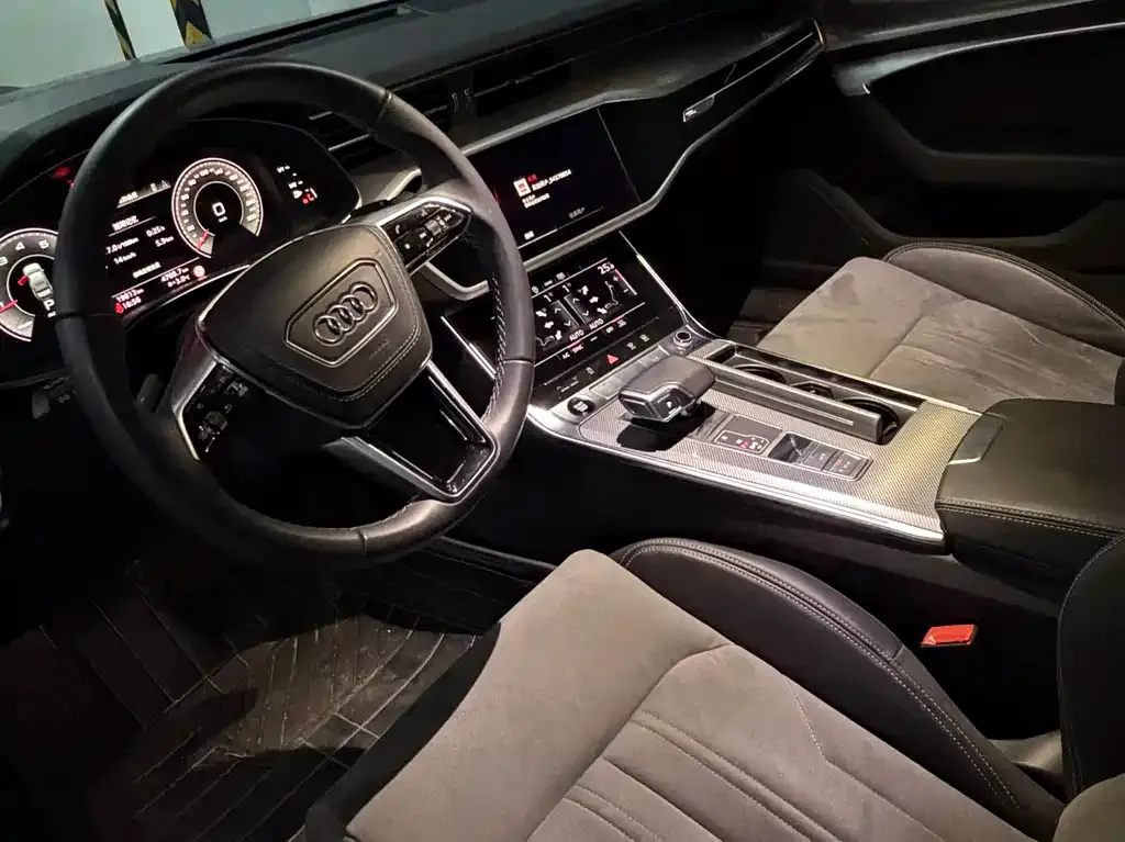 Audi A6L — фото 8