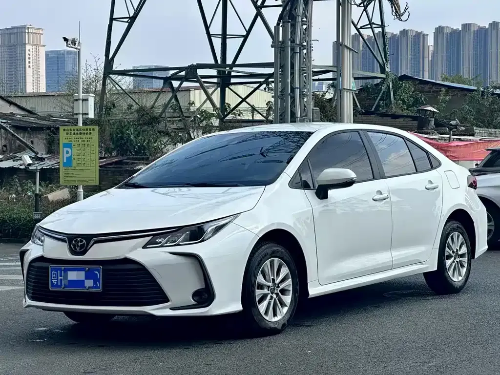 Toyota Corolla — фото 1