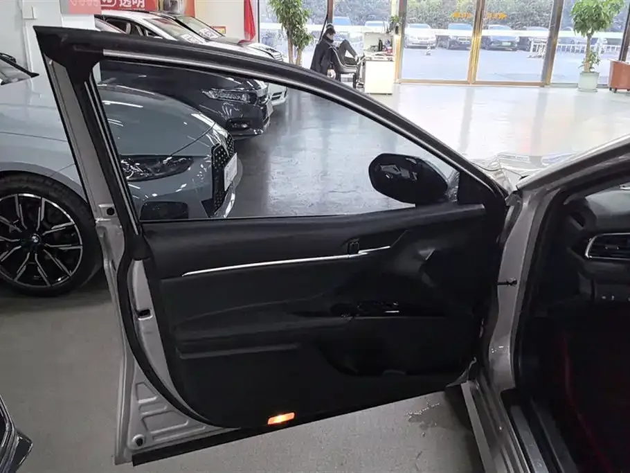 Toyota Camry 2021 из CN, фото 6