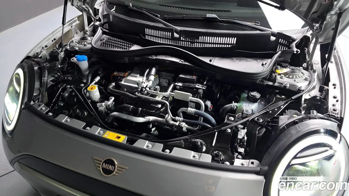 Mini Cooper 2024 из KR, фото 8