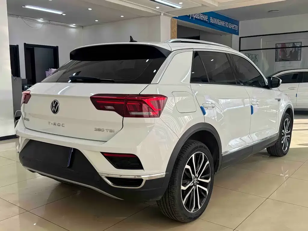 Volkswagen T-Roc 2023 из CN, фото 2