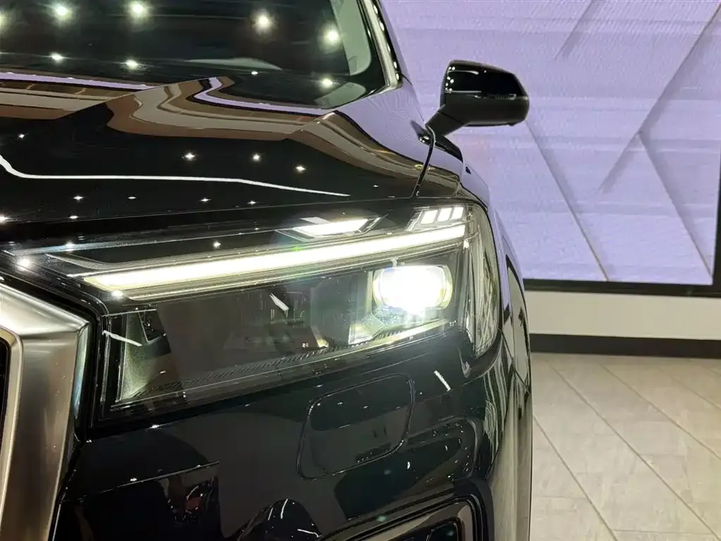 Audi Q7 2025 из CN, фото 9