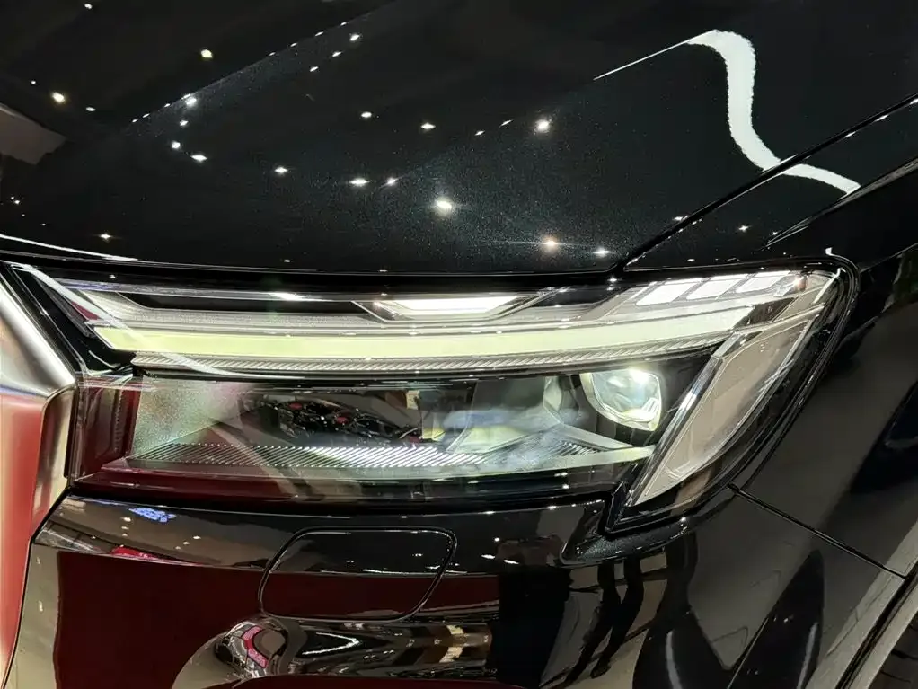 Audi Q7 2025 из CN, фото 2