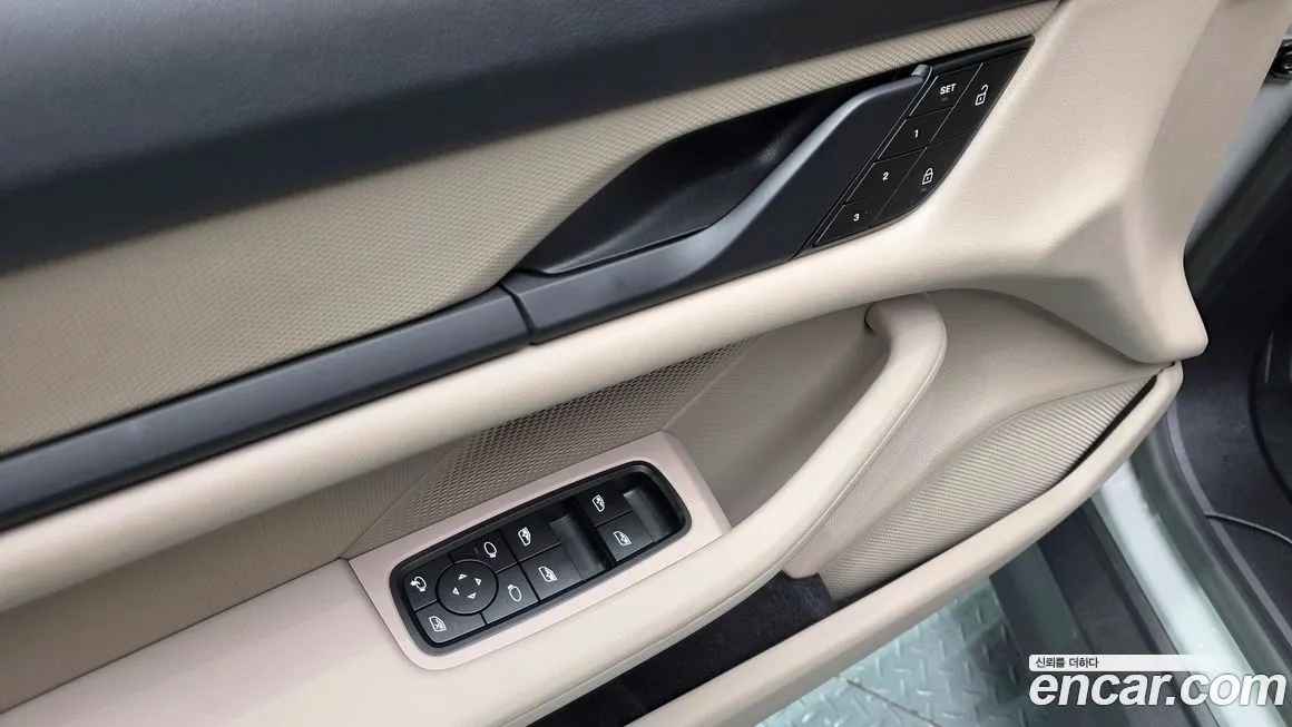 Porsche Taycan 2023 из KR, фото 10