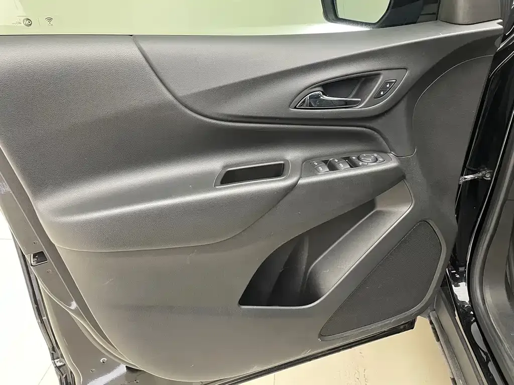 Chevrolet Equinox 2021 из CN, фото 9