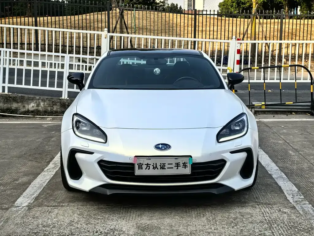 Subaru BRZ 2023 из CN, фото 9