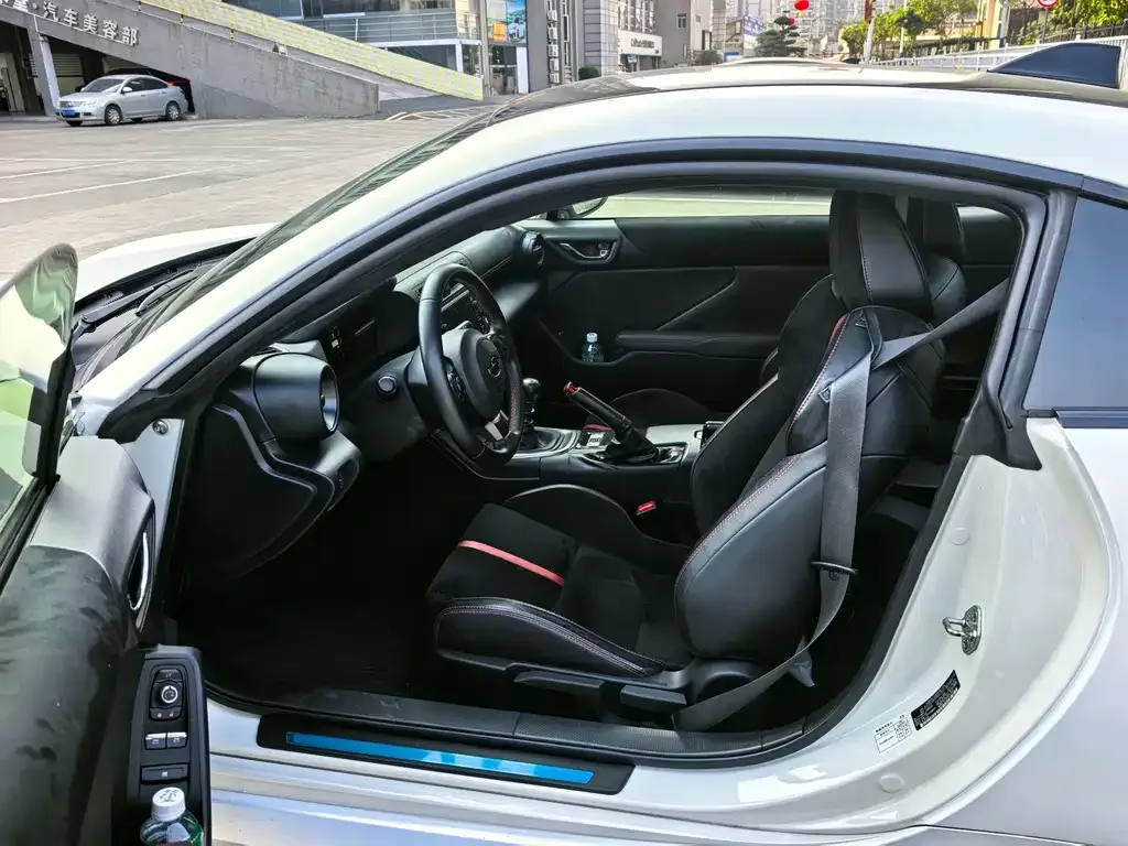 Subaru BRZ 2023 из CN, фото 8