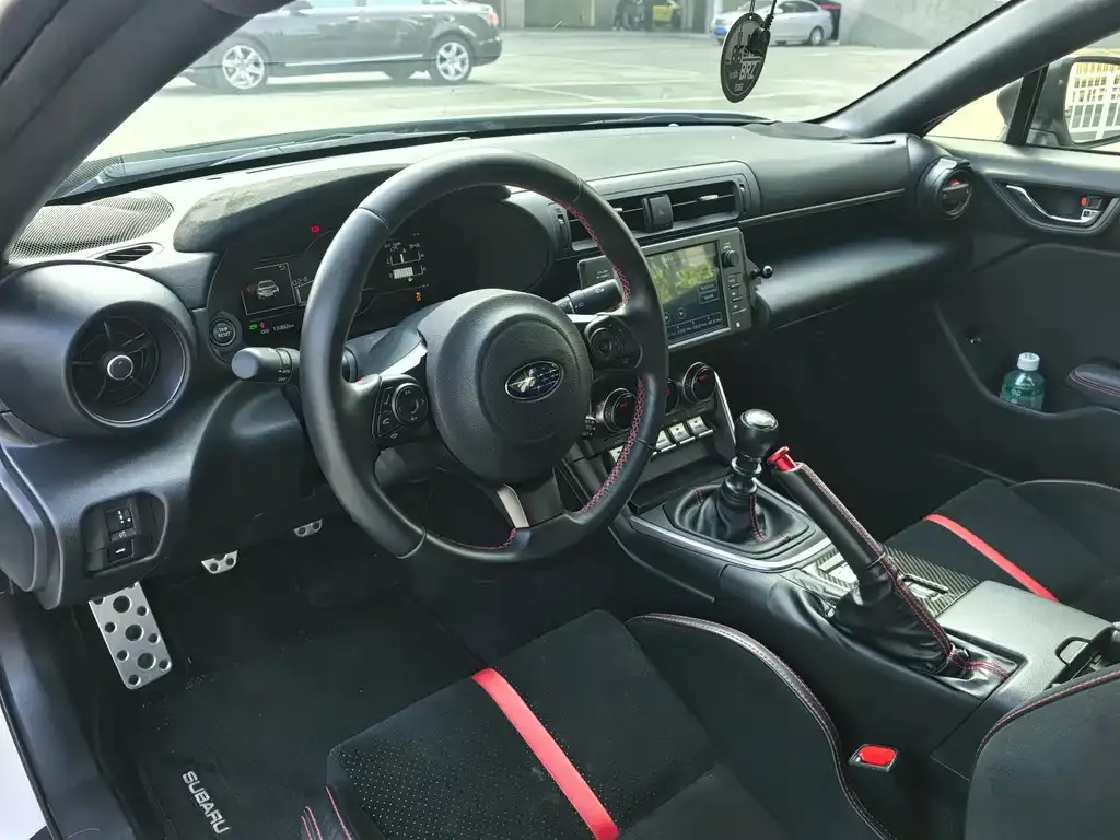 Subaru BRZ 2023 из CN, фото 2
