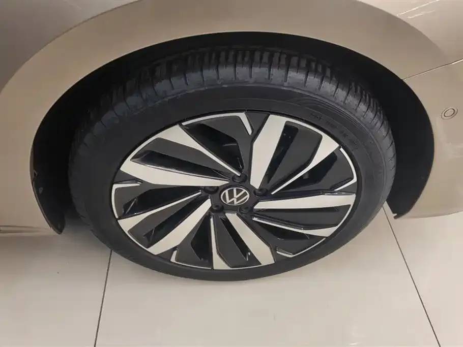 Volkswagen Passat — фото 6