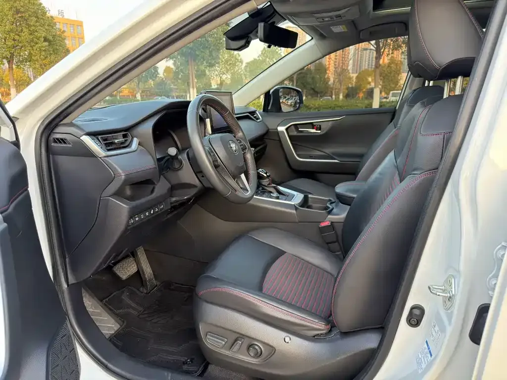 Toyota RAV4 Prime 2021 из CN, фото 2