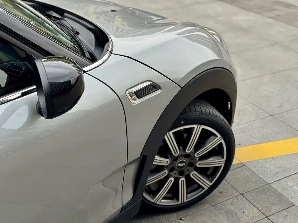 MINI Clubman 2024 из CN, фото 2