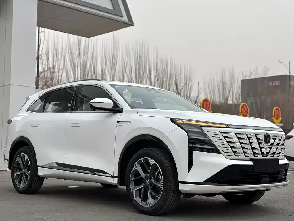 Changan CS75PLUS — фото 4