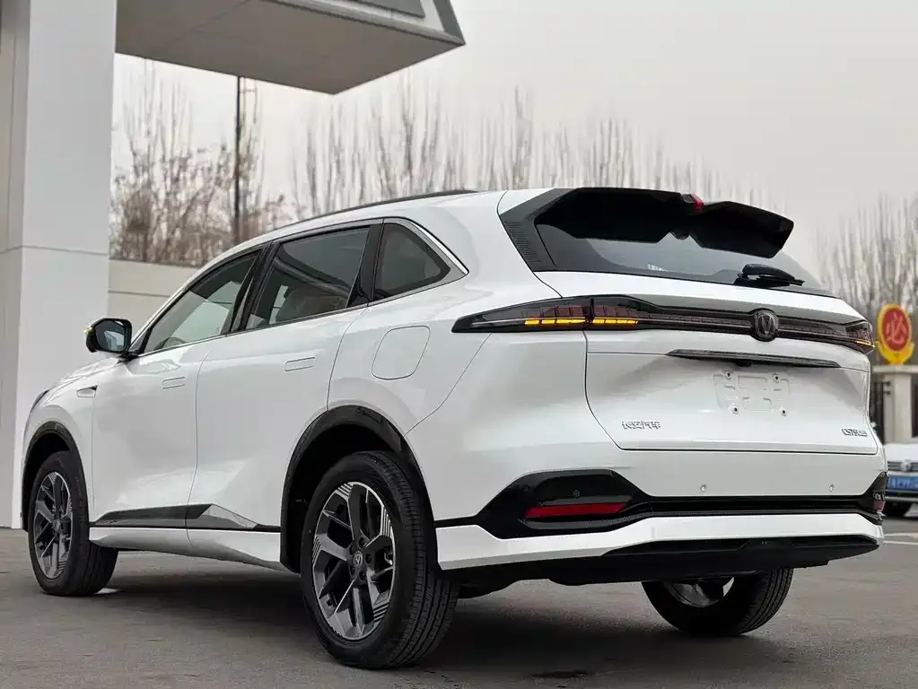 Changan CS75PLUS — фото 3