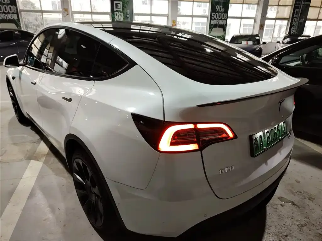 Tesla Model Y — фото 5