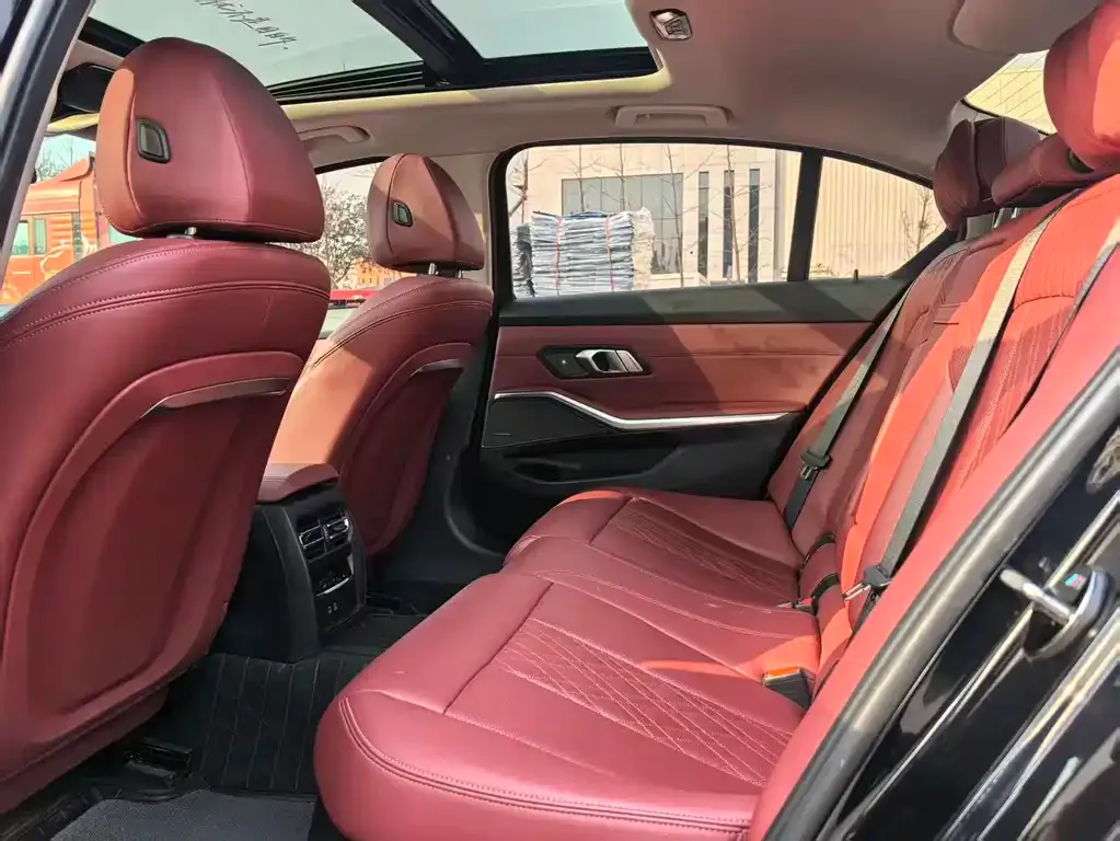BMW 3 Series 2023 из CN, фото 2